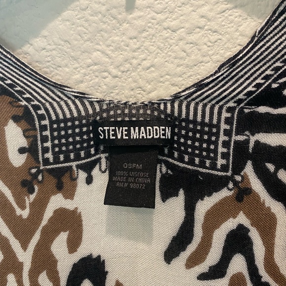 Steve Madden Animal Print Shawl - Picture 2 of 2